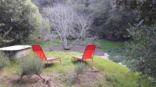 Caba�a De Adobe En Lago Rapel