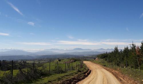Caba�a De Adobe En Lago Rapel
