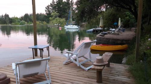 Caba�a De Adobe En Lago Rapel