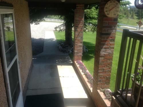 Burmis Bed And Bales