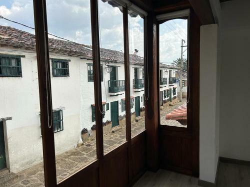 Hostal C�moda Habitacion Con Ba�o Privado, Cerca A Plaza Mayor