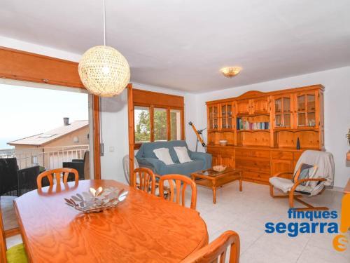 Casa El Vendrell, 3 Dormitorios, 8 Personas - Es-320-23
