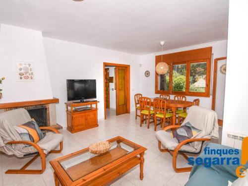 Casa El Vendrell, 3 Dormitorios, 8 Personas - Es-320-23