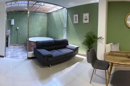 Apartment W/ Jacuzzi Best Location/ Parque Lleras