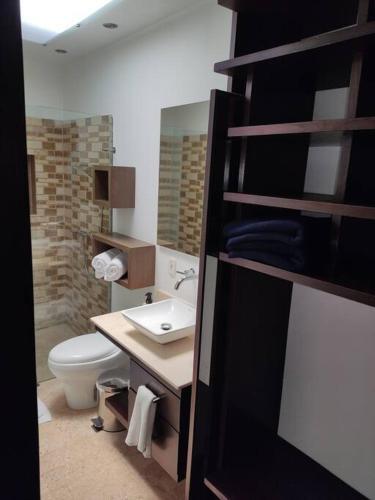 Apartamento Penthouse Poblado, Cerca Provenza Y Lleras Park.
