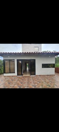 Caba�a En Barbosa-velez
