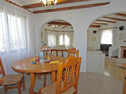 Villa Moravit, 3 Dormitorios, 6 Personas - Es-216-21