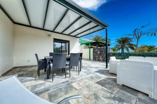 Luxury Bungalow Next To The Beach