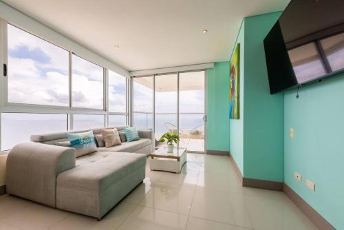 29th Floor Beachfront Apartment In Bocagrande!