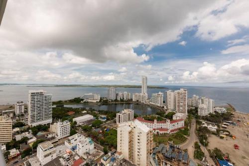 29th Floor Beachfront Apartment In Bocagrande!