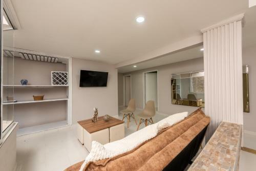 Spacious And Lovely Apartment