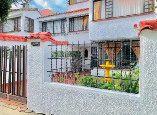 Hostal Habitaci�n Independiente Bogota