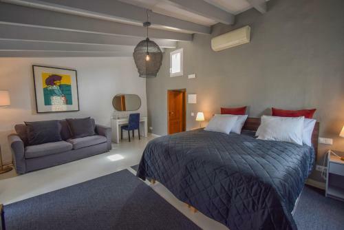 Hotel Can Karlito Rooms
