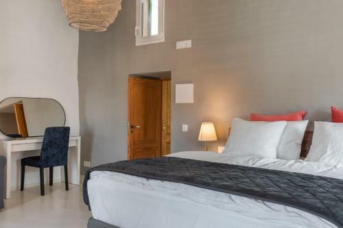 Hotel Can Karlito Rooms