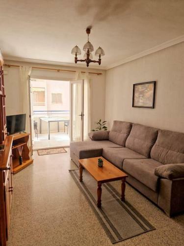 Spanish Style Apartment Near The Beach With Garage