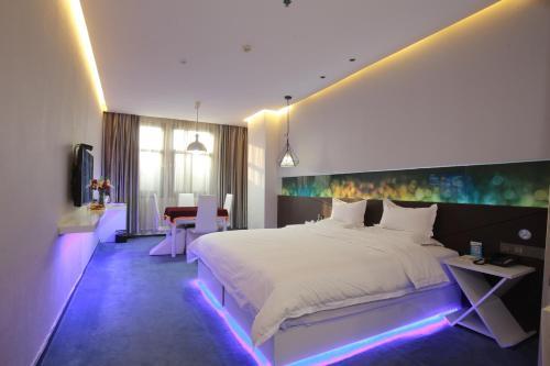 Zhengzhou Zmax Hotel