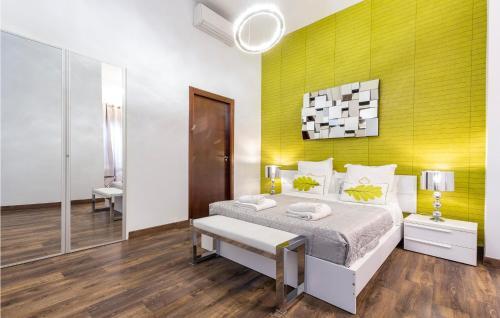 Nice Apartment In Sevilla With Wifi And 1 Bedrooms