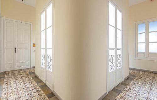 Nice Apartment In Sevilla With Wifi And 1 Bedrooms