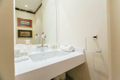 Apartamento New With Height- 2bd 1bth- Pajaritos