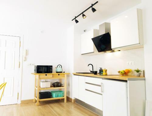 Sunny Terrace - Lovely Center Apartments Alameda