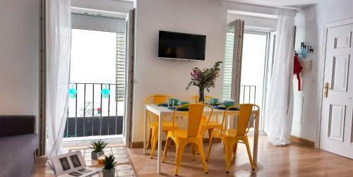 Sunny Terrace - Lovely Center Apartments Alameda