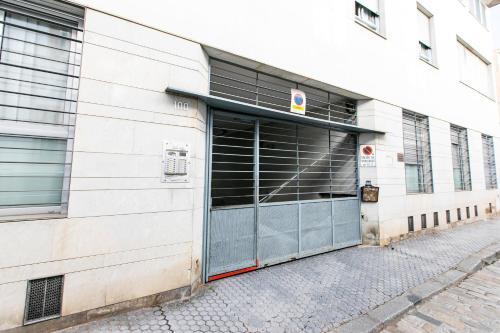 Apartamento 3 Dormitorios En Calle San Vicente.