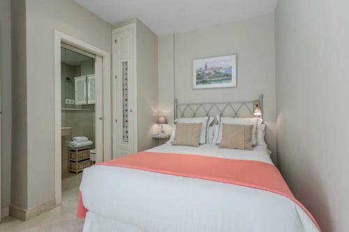 Fam Sevillian Townhouse