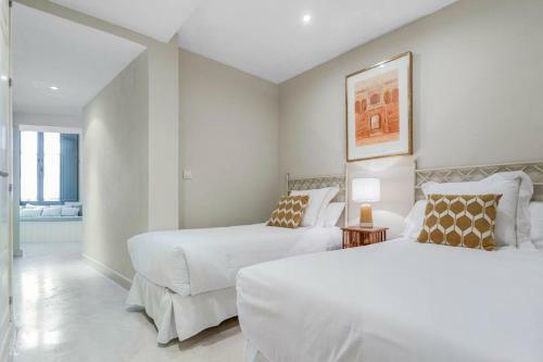 Fam Sevillian Townhouse