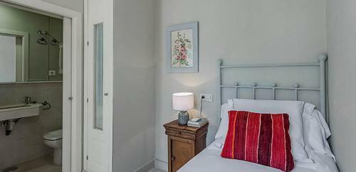 Fam Sevillian Townhouse