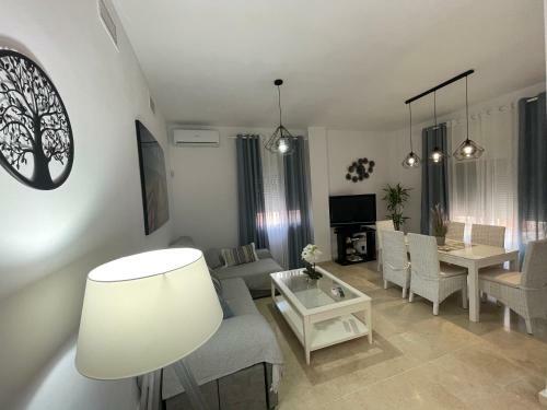 Agradable Casa Independiente Con Piscina