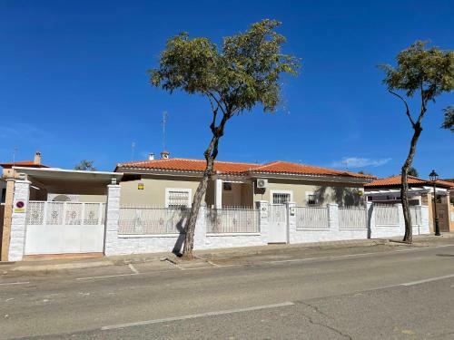 Agradable Casa Independiente Con Piscina