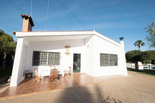Agradable Villa Con Piscina