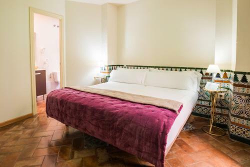 Hostal Casa17 Santacruz Suites