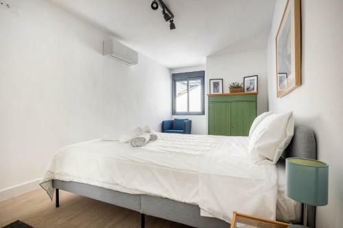 Slow Sevilla Suite - Two-bedroom Apartment With Private Pool