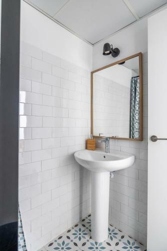 Slow Sevilla Suite - Two-bedroom Apartment With Private Pool