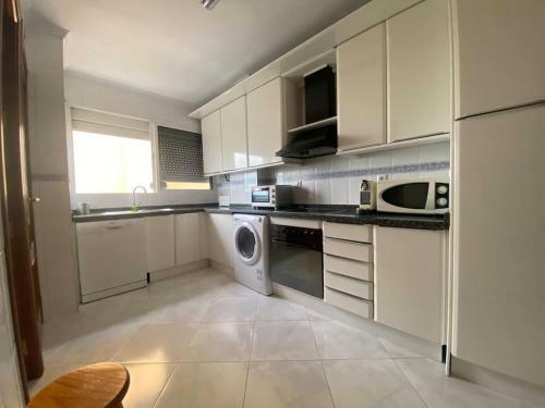 Apartamento Funcional Piso 4 Dormitorios Frente A Santa Justa