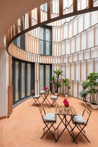 Apartamentos Avanti Buganvilla, La Sevilla Aut�ntica