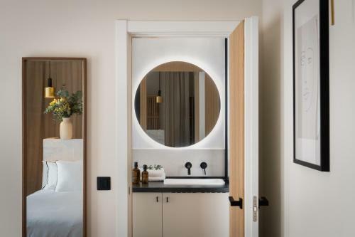 Magno Apartments Robles With Bath Tub And Private Parking
