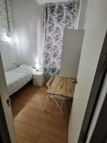 Airbhouse Private Rooms & Apartments