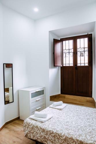 Triana Riverside Guesthouse