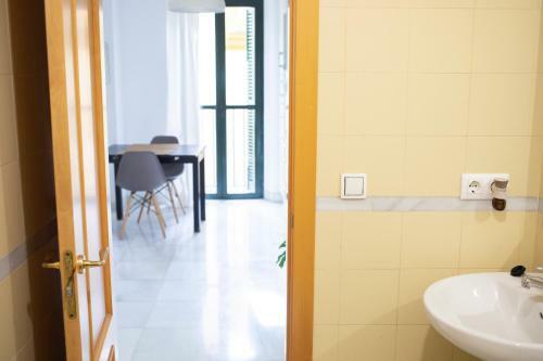 Apartamento �tico Con Balc�n En Pleno Centro