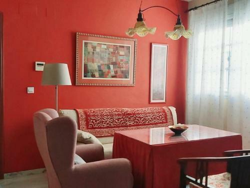 Apartamento Junto A La Calle Betis: El Coraz�n de Triana
