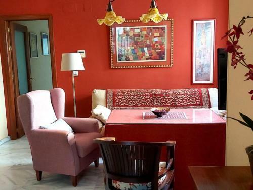 Apartamento Junto A La Calle Betis: El Coraz�n de Triana