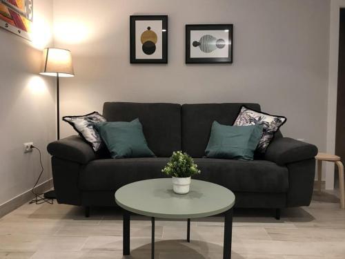 Apartamento En Triana: Junto San Jacinto Parking Opcional