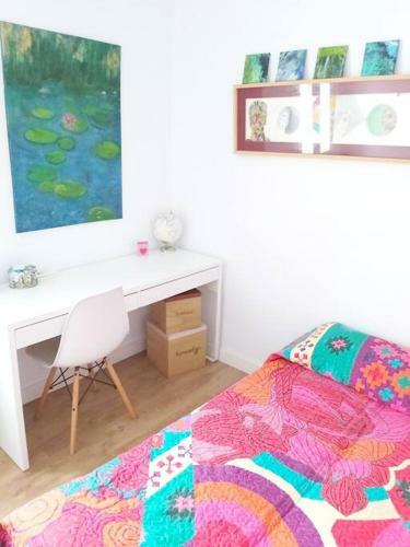 Luminoso Apartamento En El Centro, Con Mucho Arte