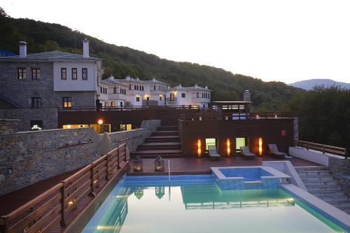 Hotel 12 Months Luxury Resort