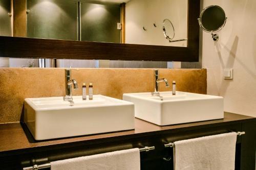 Hotel 12 Months Luxury Resort