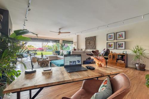 Villa Barcelona�s Tropical Oasis
