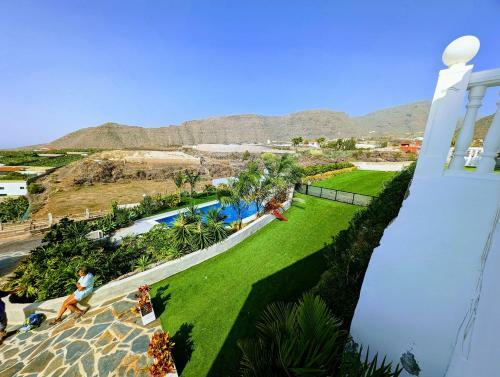 Cliff Haven Sea View Apartment - Adults Only