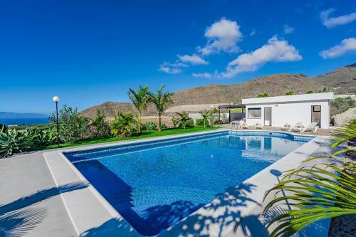 Cliff Haven Sea View Apartment - Adults Only
